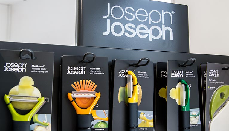 <i>Joseph Joseph</i><span>Cookware</span>